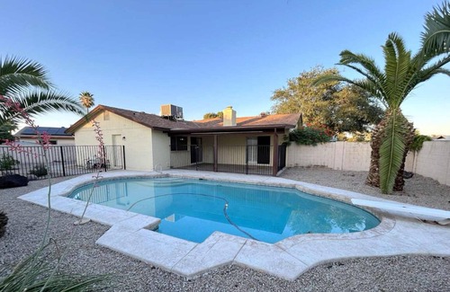 Manistee Ranch HOA Maison | 3-bedroom house in welcoming Glendale with WiFi, AC