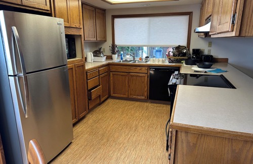 Gresham Maison | 3-bedroom house in welcoming Gresham with WiFi, AC. Just 20 minutes from airport