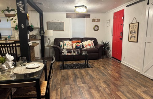 Plymouth Maison | 3-bedroom house in welcoming Apopka near to the springs