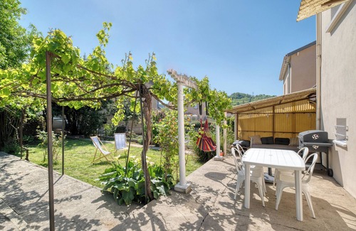 Pamiers Maison | 3-bedroom house with garden and garage near town center and train station.