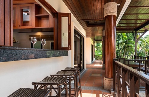Nai Harn Villa | Villa 3 Chambres avec Piscine et Vue sur le Lac à Louer à Naiharn Beach, Phuket