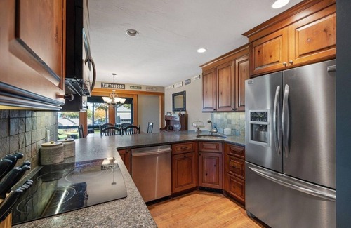 Gilford Maison | 3 Bedroom lakeview townhouse!