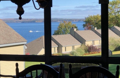 Gilford Maison | 3 Bedroom lakeview townhouse!
