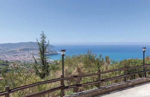 Agropoli Maison | Belle maison de 3 chambres à Agropoli.