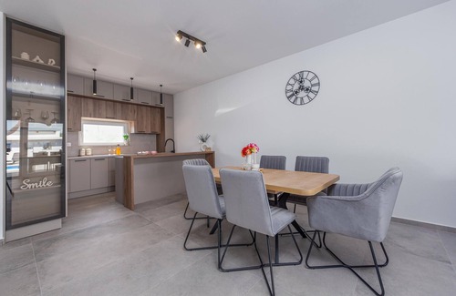 Sveti Filip i Jakov Maison | Belle maison de 3 chambres à Gornje.