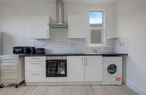 Northumberland Park Maison | 3 Bedroom Luxury House near Subway, Tottenham Stadium with Garden and Parking
