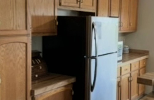 Osage County Maison | 3-bedroom mobile home 2 miles from Kaw Lake in beautiful Burbank with AC, WiFi