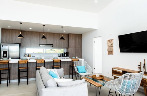 Avellanas Beach Maison | 3-bedroom newly-built house in fabulous Playa Avellanas with AC, WiFi, Pool