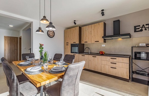 Boljevici Maison | Superbe maison à Krsan avec Wi-Fi