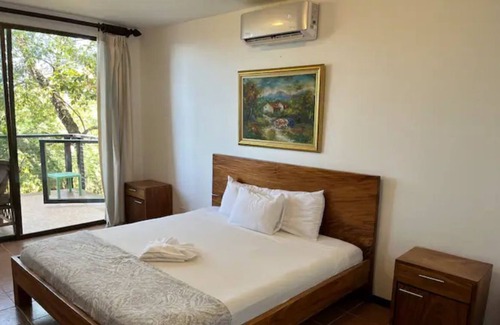 Playa Grande Copropriété | 3 Bedroom Ocean View walk to downtown tamarindo.