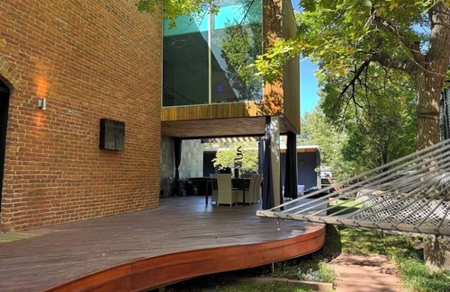 Curtis Park Maison | 3-Bedroom, Outdoor Japanese Soaking Tub, Fire-Pit, originally built in 1890!