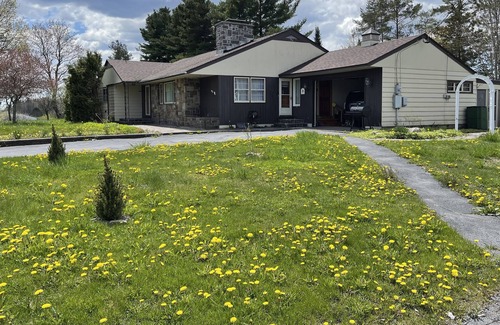 Lewis County Maison | 3 Bedroom Ranch with a pond, Tug Hill Snowmobile