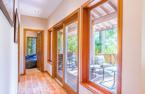 Beaver Maison | 3-bedroom River Front home. Peaceful and relaxing.