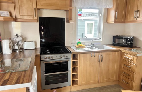 Stepps Maison | 3 Bedroom Self-Catering Static Caravan near Glasgow City Centre