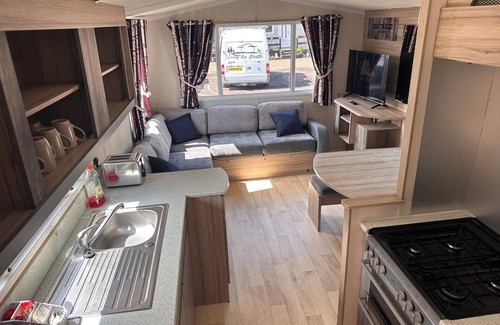 Glasgow Maison | 3-Bedroom Swift Caravan, Glasgow