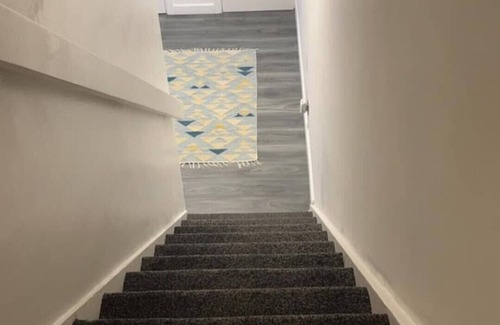 Plumstead Maison | 3 Bedroom Terrace in Area With Great Transport Connectivity