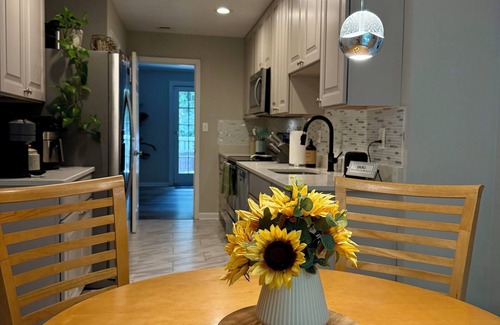 Calverton Maison | 3-bedroom townhome in serene Silver Spring with AC