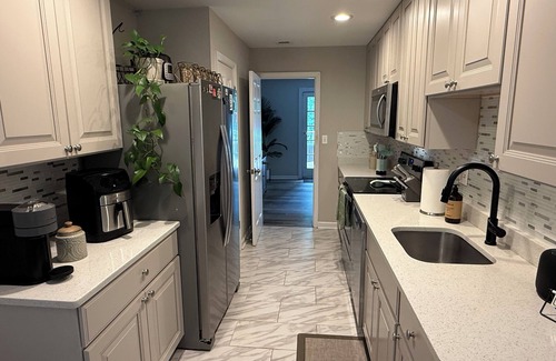 Calverton Maison | 3-bedroom townhome in serene Silver Spring with AC