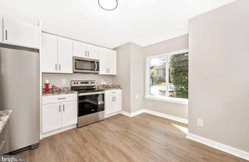 Montgomery Village Maison | 3-bedroom townhome in Gaithersburg with WiFi, AC, Meditation Room Close to DC