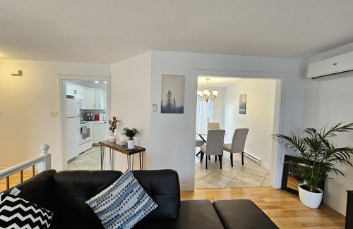Moncton Maison | 3 Bedroom Upper unit House