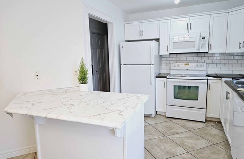 Moncton Maison | 3 Bedroom Upper unit House