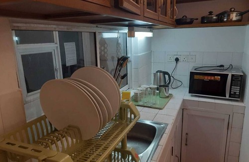 Ilukgoda Appartement | 3-bedroom upstairs apartment, Retreat for families and small groups. Nugegoda