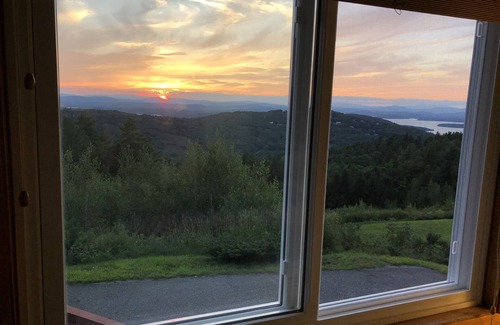 Gilford Maison | Vues imprenables sur Gunstock et le lac Winnpesaukee de chaque pièce