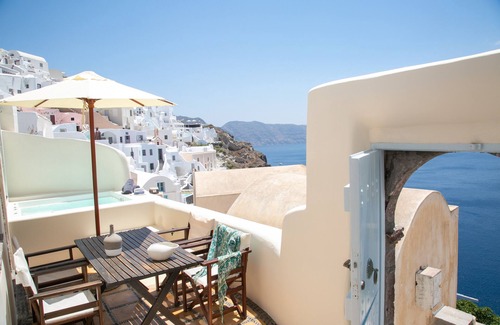 Oia Villa | Dionyssos Cave House