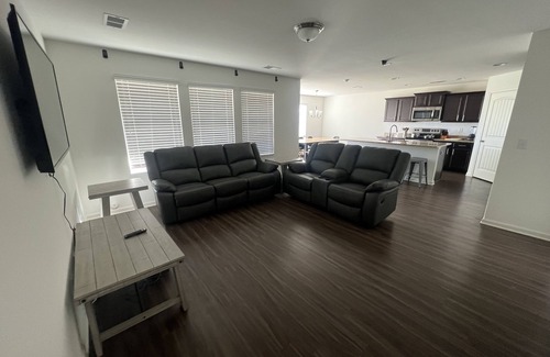 Fultondale Maison | 3 bedroom with large backyard