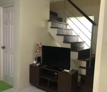Pallocan Appartement | 3 Bedrooms 3 Baths Victorian style Townhouse Fully Furnished