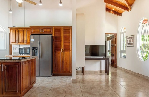 Ojochal Maison | 3 bedrooms-sleeps 7. Ocean views. Ojochal.