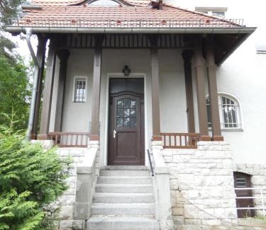 Charlottenburg-Wilmersdorf Maison | 3 Bett Zimmer in Villa mit Gemeinschaftsbad