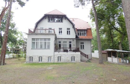 Charlottenburg-Wilmersdorf Maison | 3 Bett Zimmer in Villa mit Gemeinschaftsbad