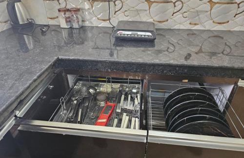 Alambagh Appartement | 3 BHK in Krishna Nagar Lucknow LKO 302R