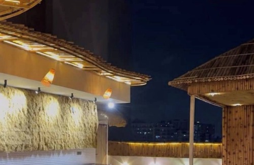 Zirakpur Appartement | 3 Bhk Penthouse|Jacuzzi | Pool Table|The Opulence
