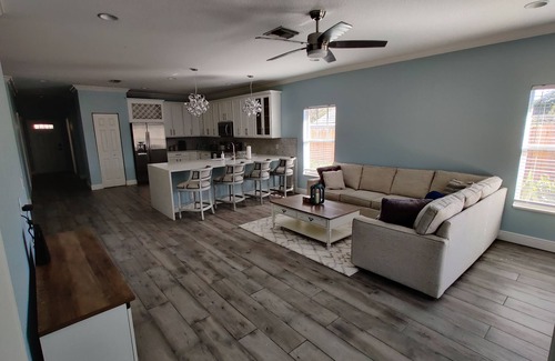 Delray Beach Maison | 3 blocks from Downtown Atlantic Ave - 1 mile to Beach - Safe area