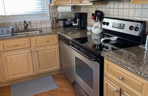 Sea Isle City Copropriété | 3 BR, 1BA Bayfront condo located center of town and walkable to the beach!
