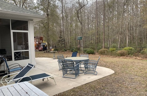 Lake City Maison | 3 BR/2 BA home fenced in large backyard subdivision 1 mile from I-75