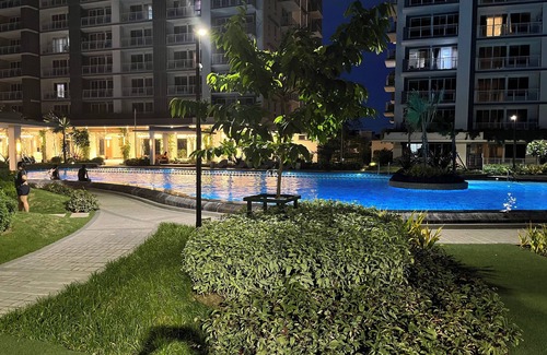 Pandacan Copropriété | 3-BR , 2 Bath condo with AC, WiFi+Free Parking+Netflix- 8 persons