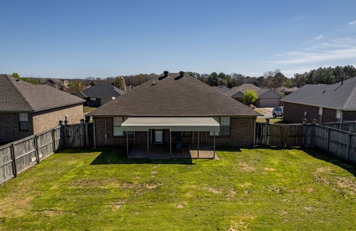 Conway Maison | 3 BR Amazing Fully Fenced Home Close to the Colleges