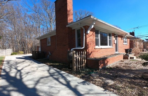 Dicken Maison | 3-BR Propre, confortable, à pied de Big House et plus