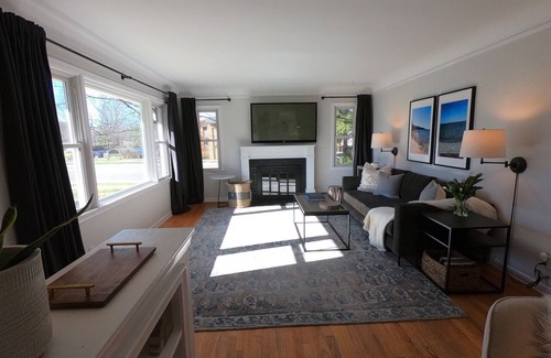 Dicken Maison | 3-BR Propre, confortable, à pied de Big House et plus