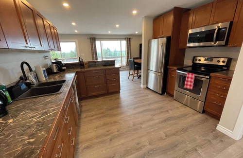 Port Edward Maison | 3 BR Serene Forest Sanctuary