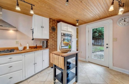 Salem Maison | 3 en suite bedrooms and a private heated pool.