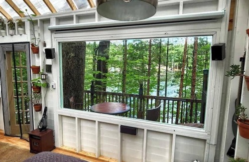 Brantingham Cabine | 3 Epic Stays on Private Island