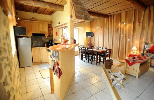 Theus Chalet De Ski | PROMO:DU 30/08 AU 6/09=499€/SEM/PROX/RANDOS/LAC/ RESSOURCEZ-VOUS EN PLEINE!