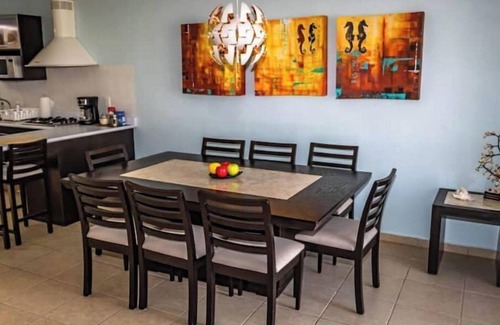Granjas del Marques Maison | 3 Floor Vacation Home