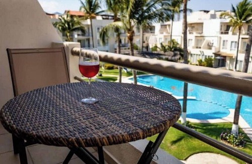 Granjas del Marques Maison | 3 Floor Vacation Home