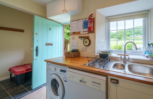 Watermillock Maison | 3 Gowbarrow Cottages - End Terrace with lovely garden