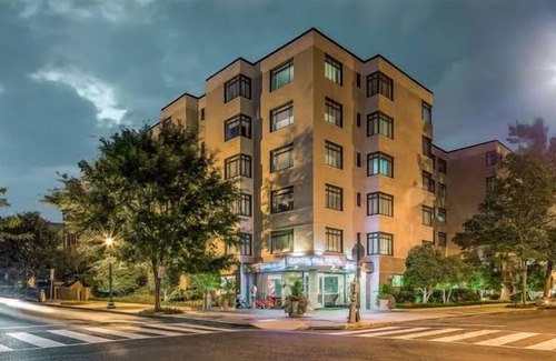 Capitol Hill Hôtel | 3 Group Ready Suites in Prime DC Location Near Iconic Landmarks & Dining Scenes